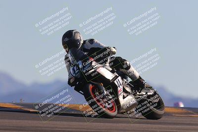 media/Nov-06-2023-Moto Forza (Mon) [[ce023d0744]]/3-Intermediate Group/Session 5 (Turn 9)/